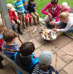 Lagerfeuer bei der Vorschulübernachtung